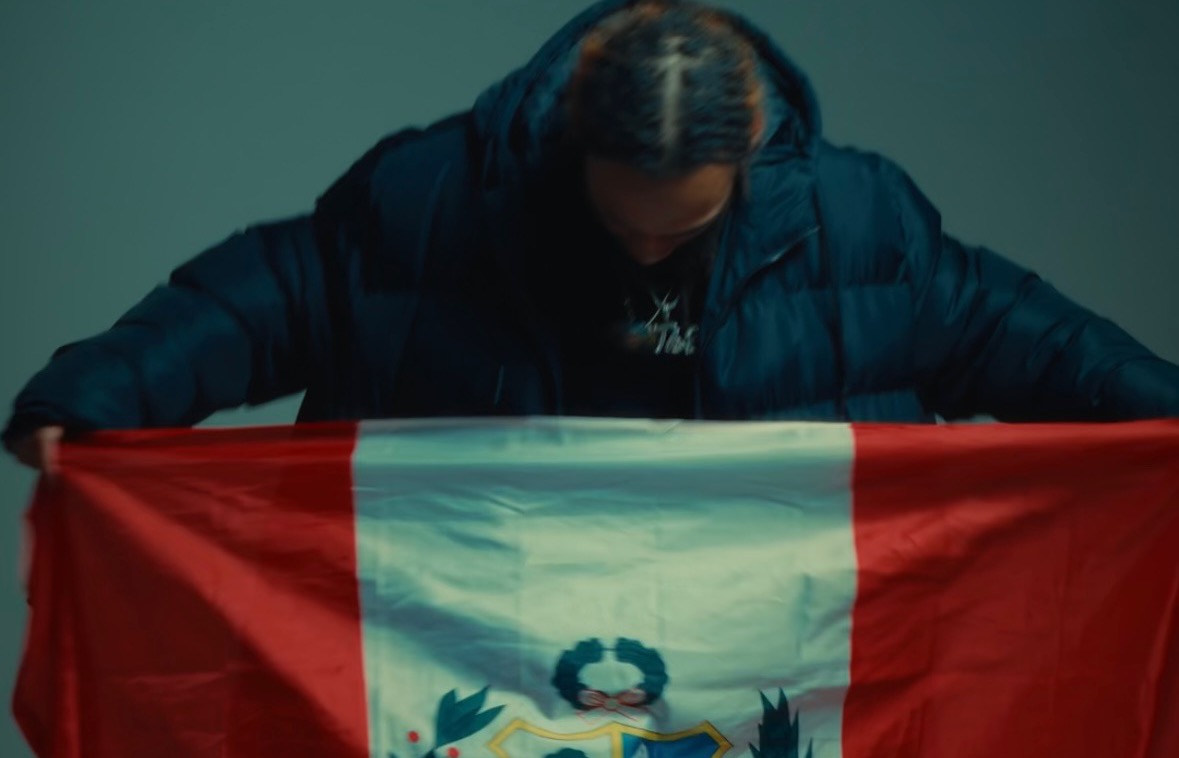 King Zeus holding the Peruvian flag